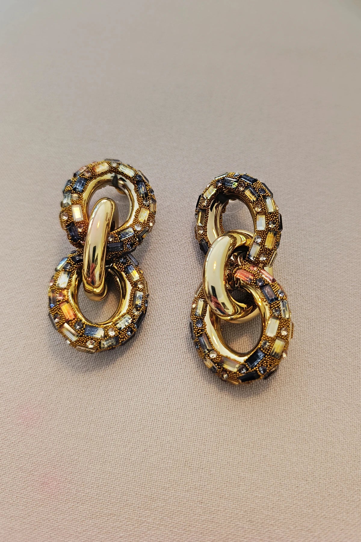 Taşlı Zİncir Küpe GOLD